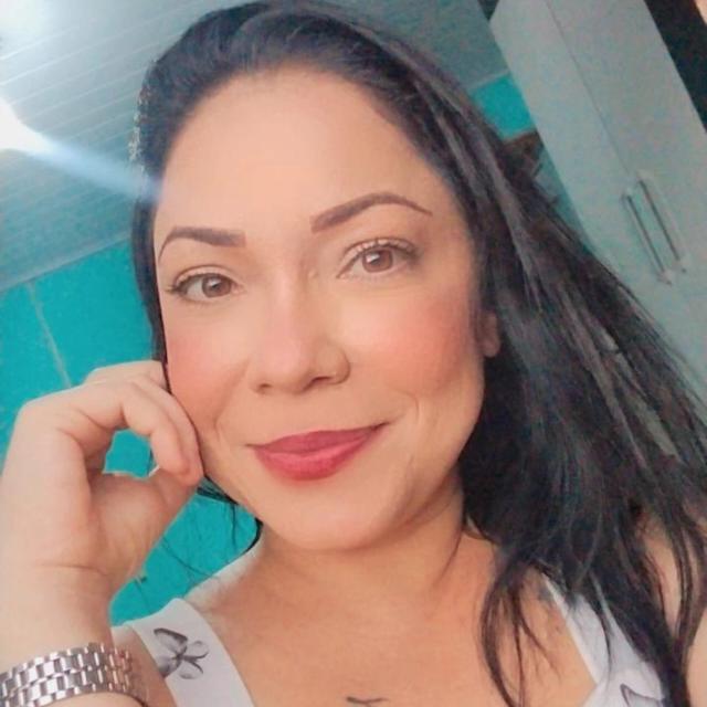 Amanda Pyaia - Consultora Vivo Empresas